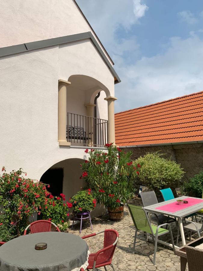 Ferienhaus Beim Turm Breitenbrunn am Neusiedler See Exterior foto